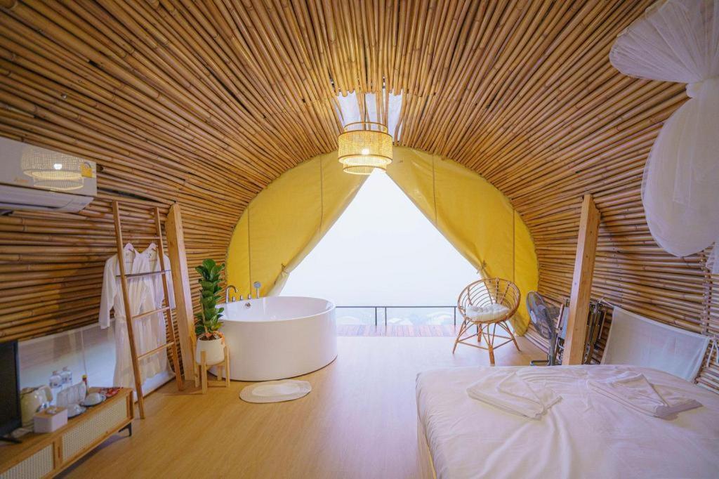 The Doi Moncham Hotel Chiang Mai Bagian luar foto